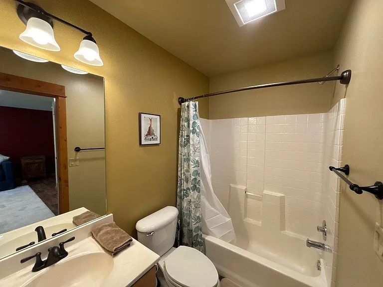 300 Blackberry Ln #2 — Photo 4