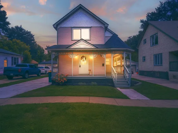 526 N 5th St, Saint Clair, MI 48079