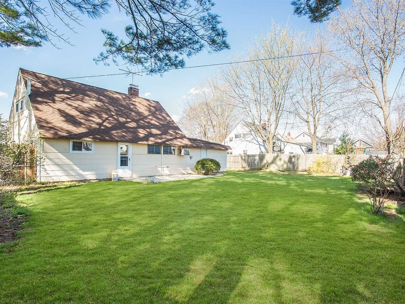 57 Sprucewood Dr, Levittown, NY 11756 Zillow