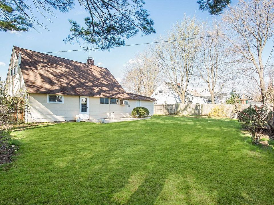 1st image of 57 Sprucewood Dr