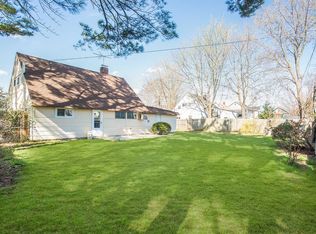 57 Sprucewood Dr, Levittown, NY 11756