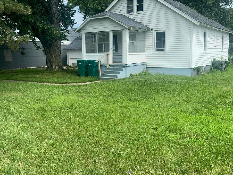 1st image of 827 Golden Ave