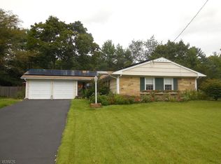 16 Flower Rd, Somerset, NJ 08873