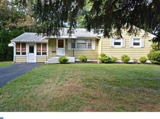 8 Stoneham Rd, Trenton, NJ 08638