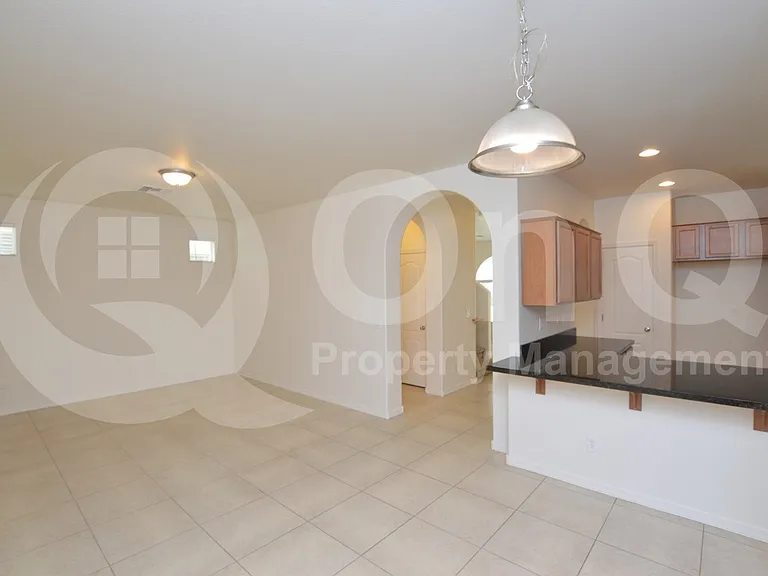 883 S Almira Ave — Photo 6