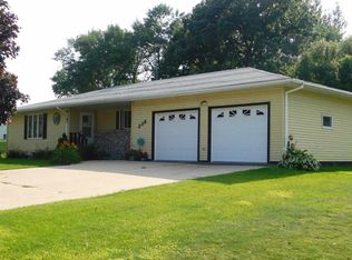 238 Royal Oaks Dr, Cresco, IA 52136