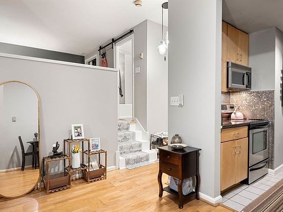 4th image of 625 Morton St APT 3