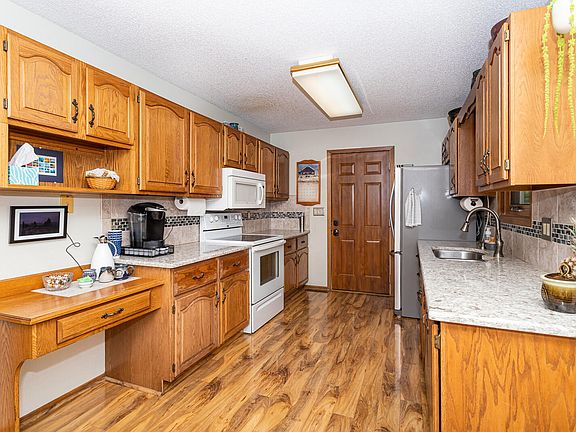 3rd image of 1007 Oklahoma Dr