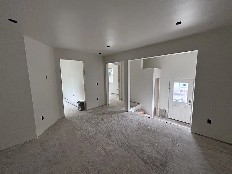 67 Lincoln St #4 — Photo 13
