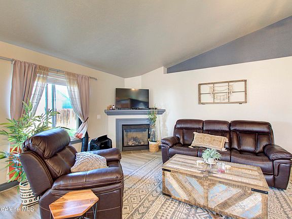 3rd image of 3910 N Slazenger Ln