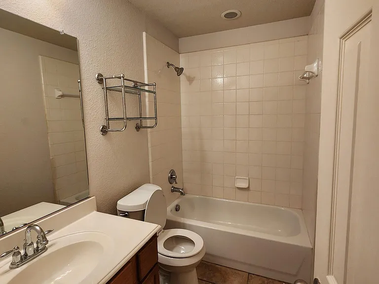 2818 Independence Dr — Photo 23