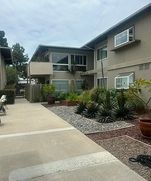 1728 Westcliff Dr #18 — Photo 6