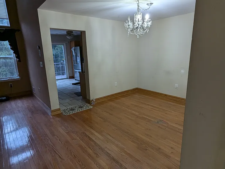12 Ardmore Pl — Photo 3