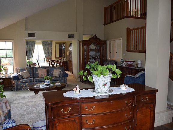 3rd image of 7107 Mission Court Dr