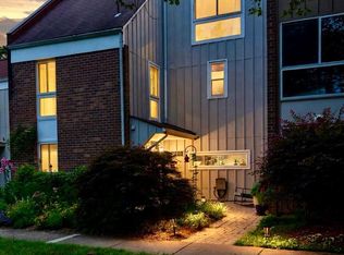 11480 Links Dr, Reston, VA 20190