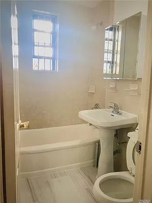 Sold by Chase Global Realty Corp | media 5