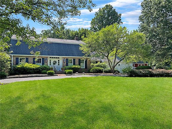 3rd image of 222 Hickory Hill Dr