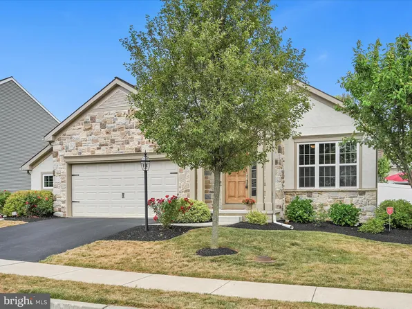 424 Fieldstone Dr, Annville, PA 17003