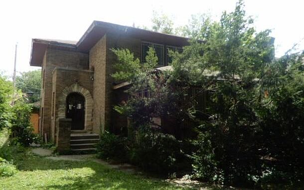 1st image of 2770 N Grant BOULEVARD