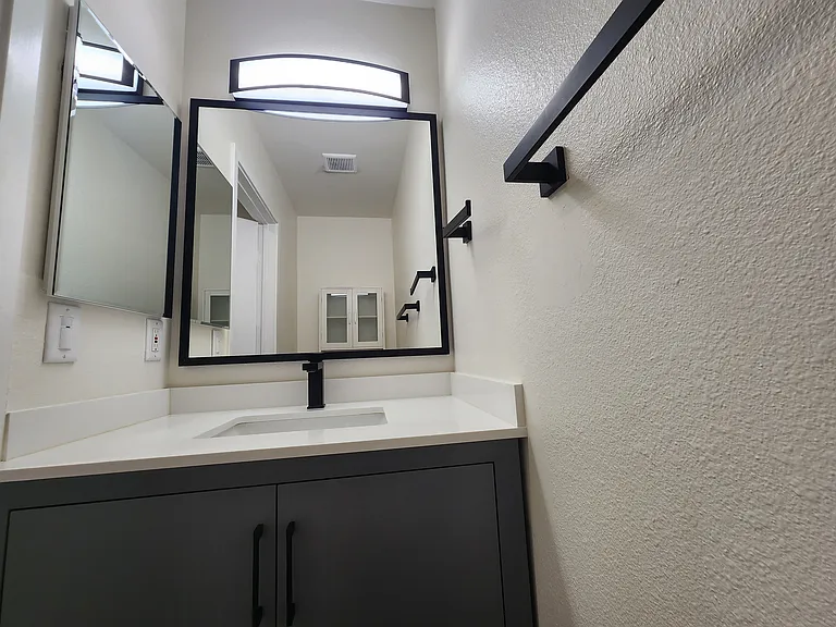 1118 N Kenmore Ave #2 — Photo 7