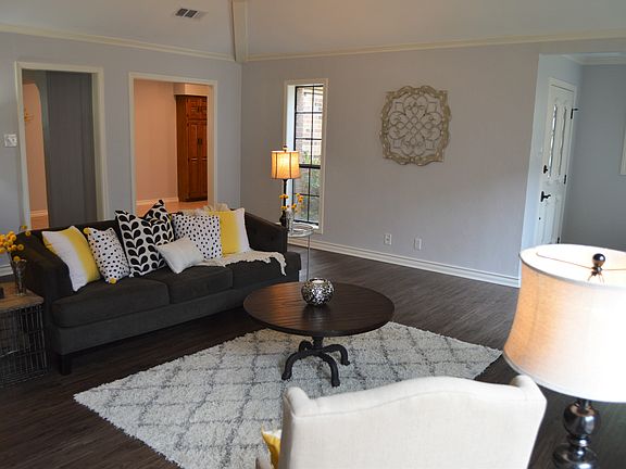 5th image of 201 Heritage Cir
