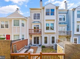 6004 Sunset Ridge Ct, Centreville, VA 20121