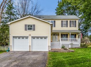 5 Marudy Dr, Clinton, NJ 08809