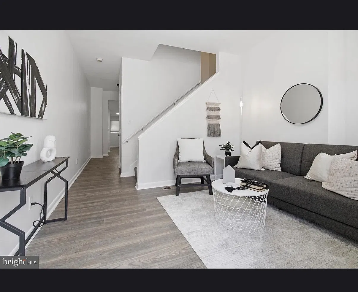 3 bed, 1400 sqft, $1,700 — Photo 1