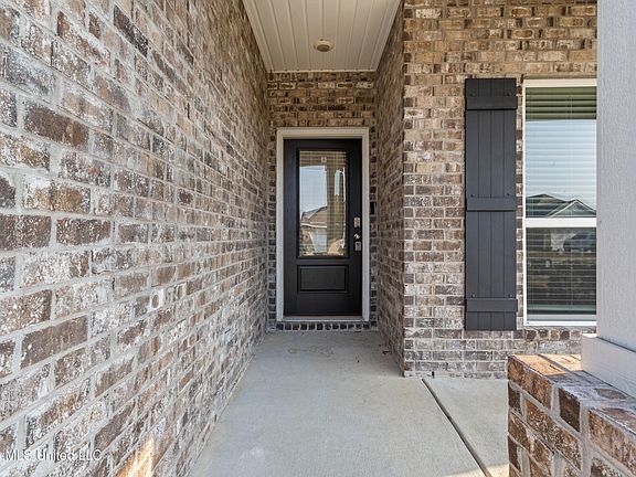 3rd image of 80 Saltmeadow Cir