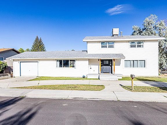 2nd image of 230 Jade St