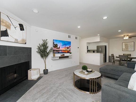2nd image of 12720 Burbank Blvd Unit 211