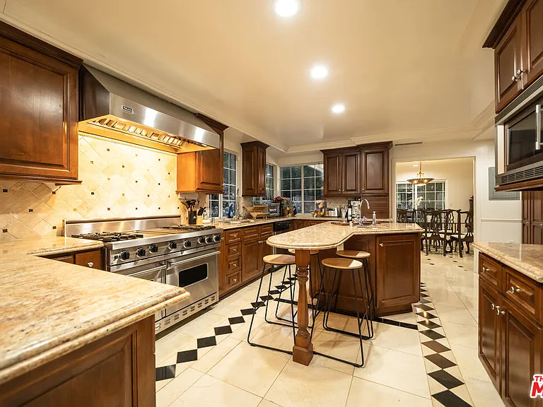 2461 Jupiter Dr — Photo 14