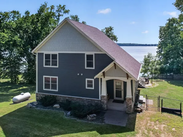 14482 Irwin Ct, Montgomery, MN 56069