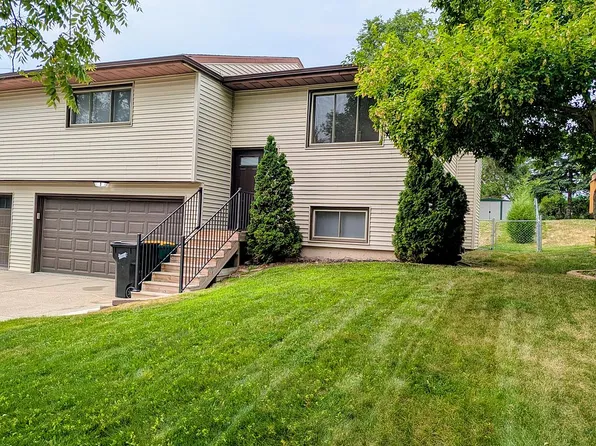 624 W Turnpike Ave, Bismarck, ND 58501