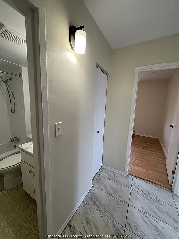 Building Photo - 1580 Moy Ave #201
