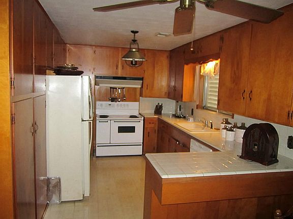 Brand new stove and the fridge will stay