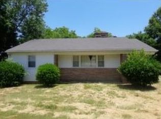 925 Lakeside Ave, Burlington, NC 27217