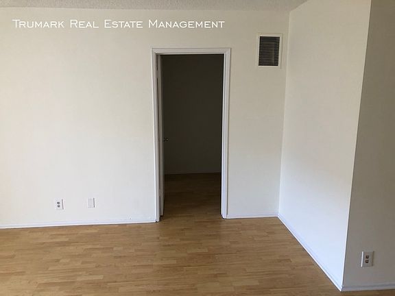 3rd image of 417 N Los Robles Ave #3