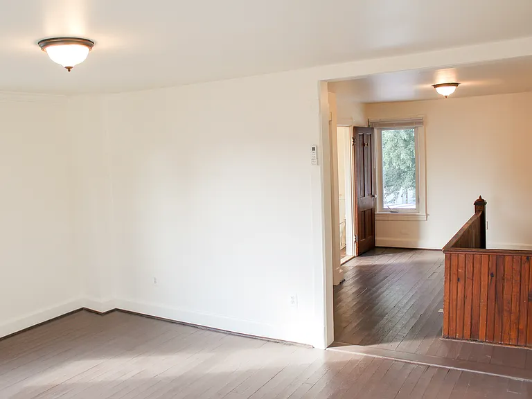 732 Salem Ave — Photo 24