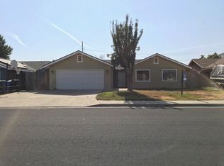 825 Moffat Dr, Hanford, CA 93230