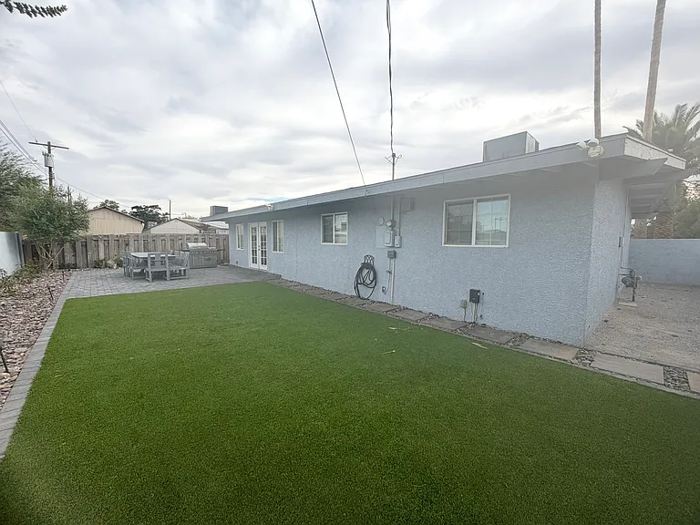 700 N 22nd St — Photo 36