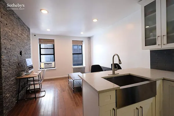 Rented by Sotheby's International Realty | media 13