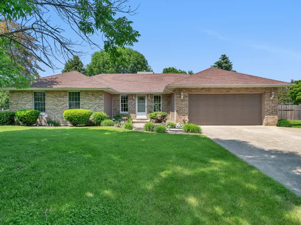 101 San Carlos Rd, Minooka, IL 60447