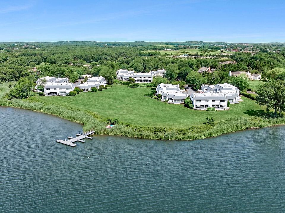 1st image of 4 Reed Pond Ct