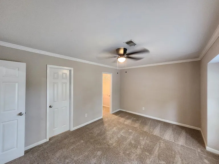 624 Crown Pointe Dr — Photo 13