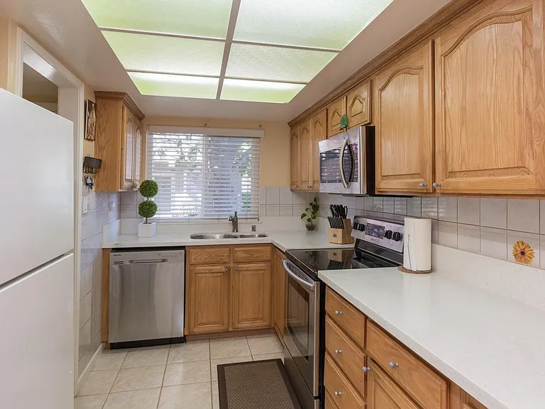 263 N Temple Dr — Photo 8