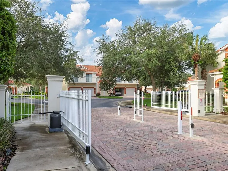 7269 Fountain Palm Cir — Photo 28