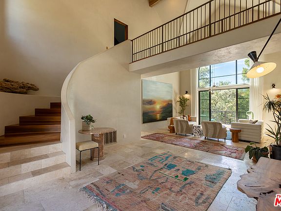 3rd image of 21165 Entrada Rd
