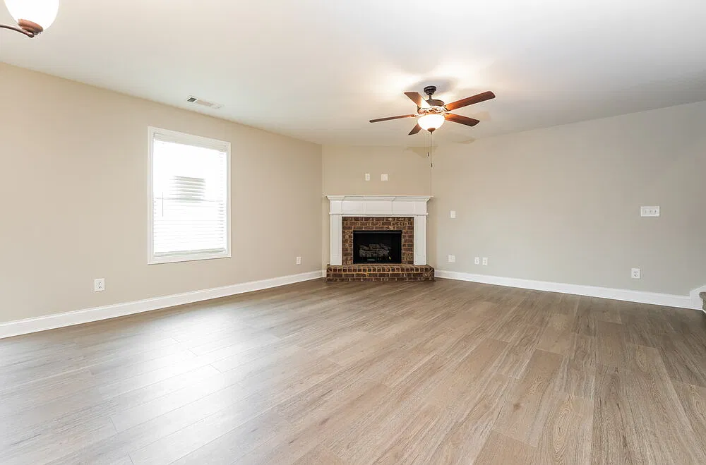 4 bed, 2.5 bath, 2456 sqft, $2,890 — Photo 4