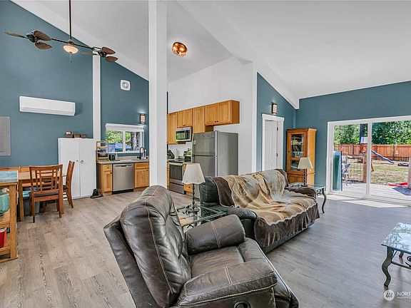4th image of 108 Paradise Drive